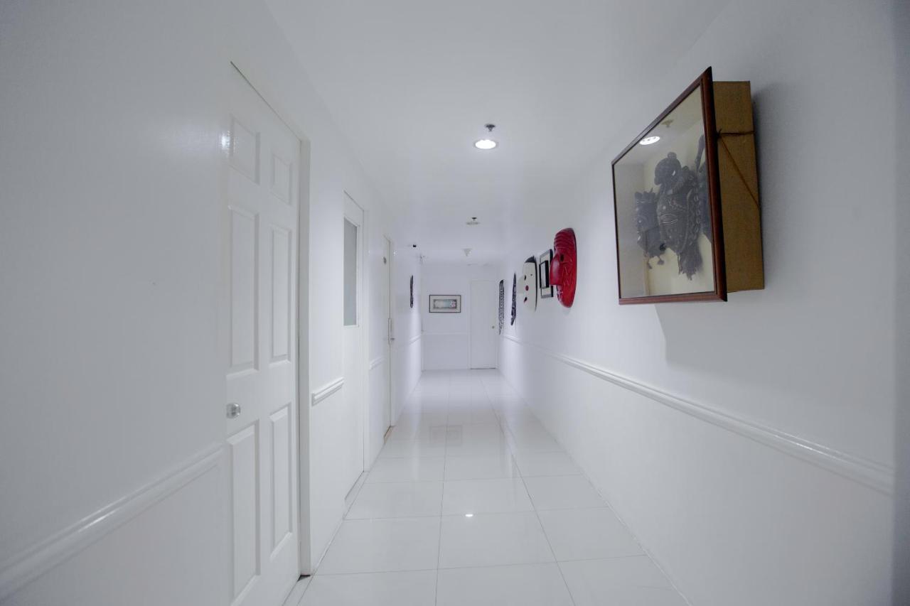Newgrange Condotel Кесон-Сити Экстерьер фото